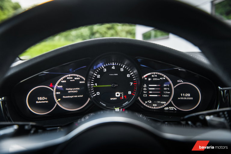 Porsche Panamera 4 E-Hybrid