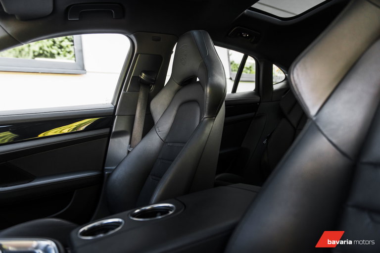 Porsche Panamera 4 E-Hybrid