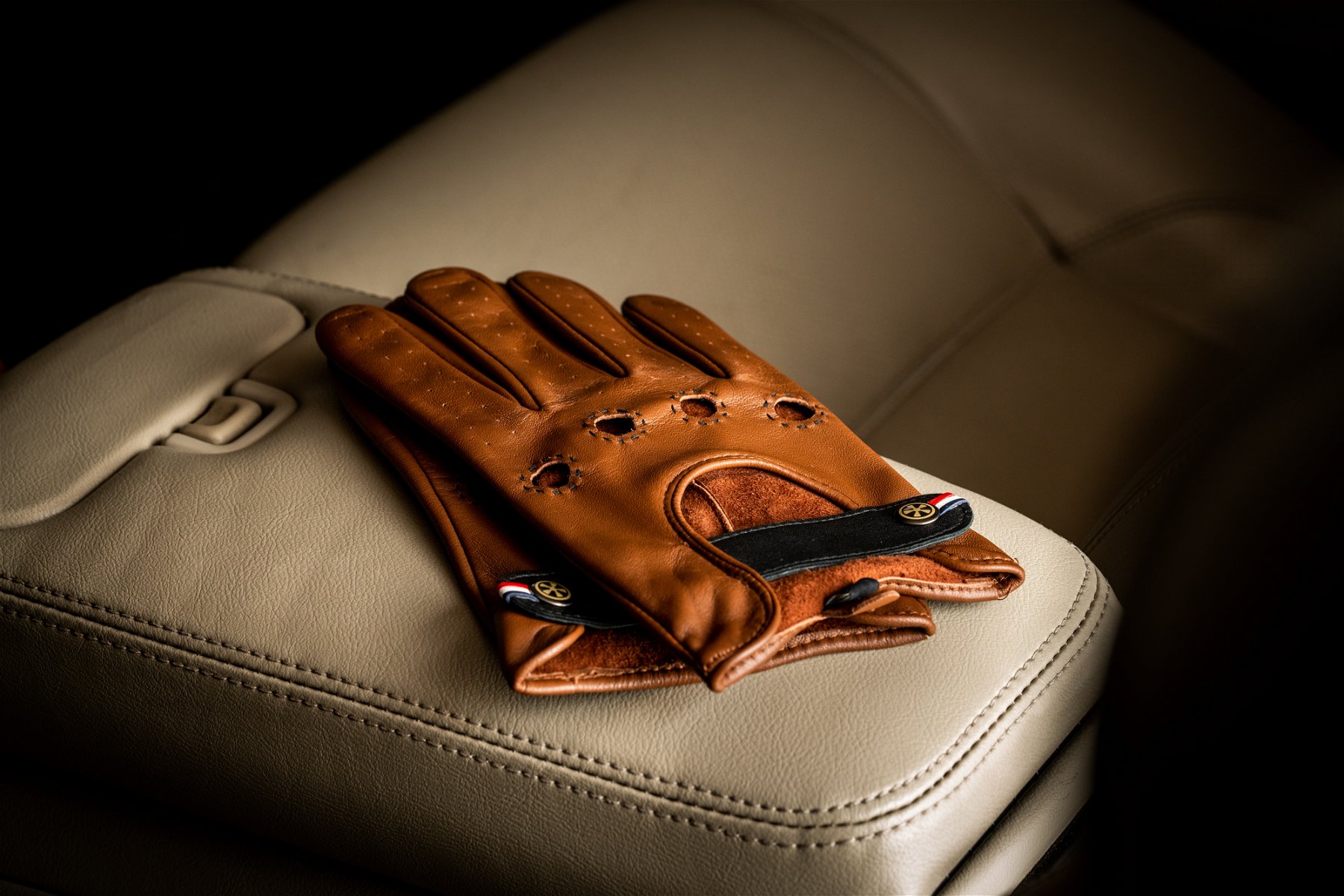 Sportive Autofahrerhandschuhe von Roeckl in creme/cognac, Autohandschuhe  für Herren, Handschuhe Herren