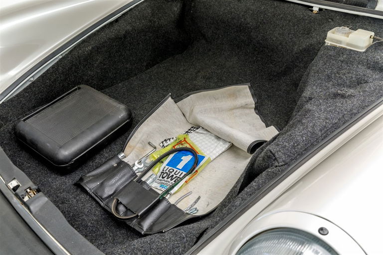 Porsche 911 Carrera 3.2 (US)