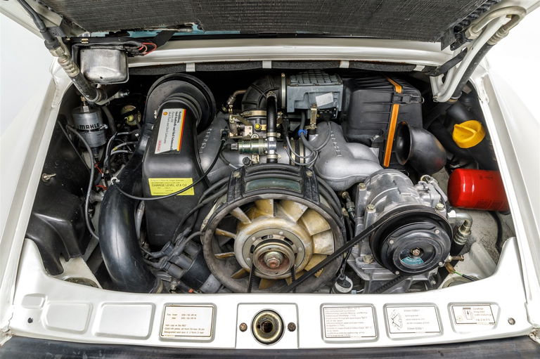 Porsche 911 Carrera 3.2 (US)