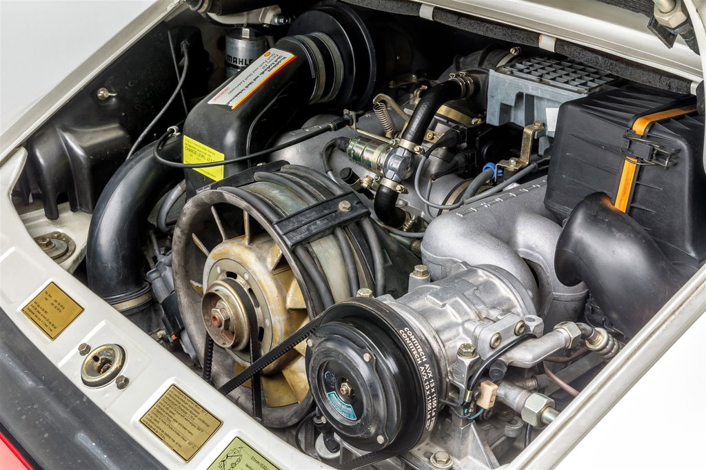 Porsche 911 Carrera 3.2 (US)