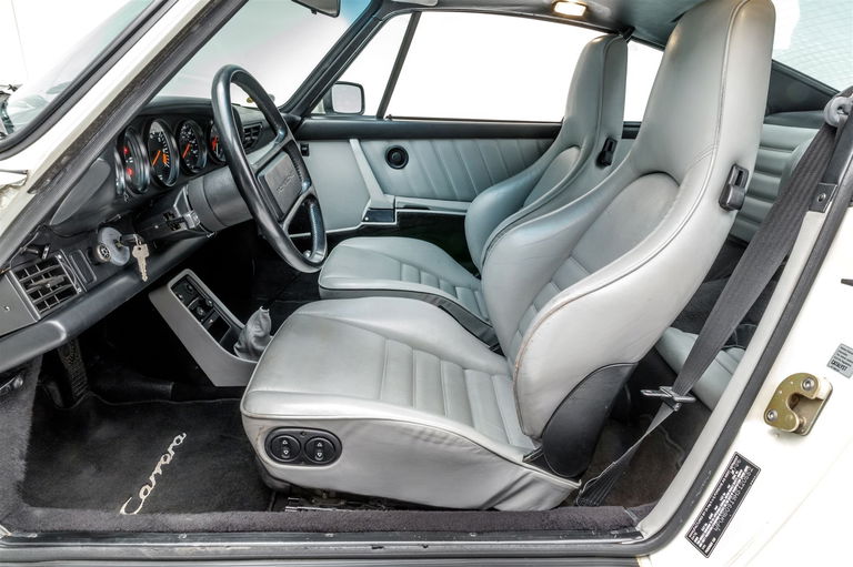 Porsche 911 Carrera 3.2 (US)