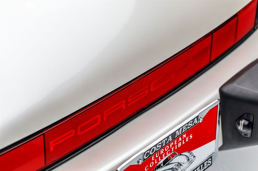 Porsche 911 Carrera 3.2 (US)