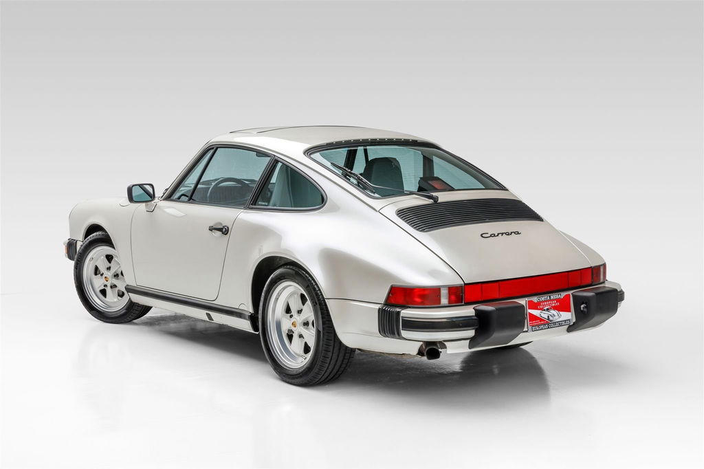 Porsche 911 Carrera 3.2 (US)