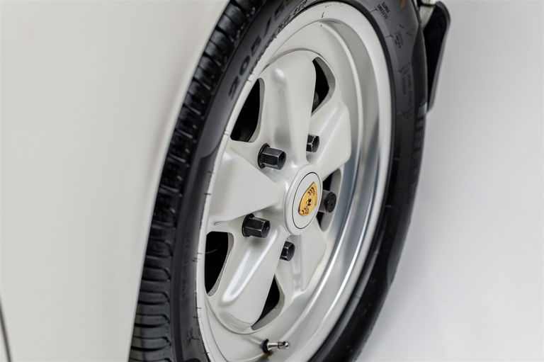 Porsche 911 Carrera 3.2 (US)