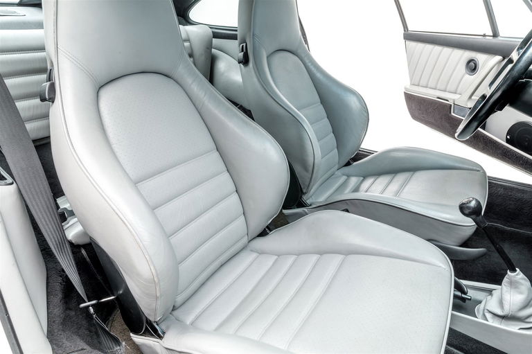 Porsche 911 Carrera 3.2 (US)