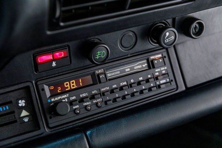 Porsche 911 Carrera 3.2 (US)