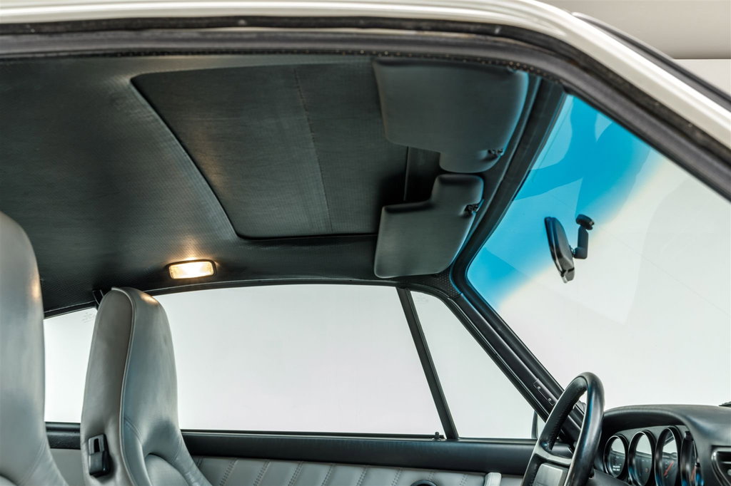 Porsche 911 Carrera 3.2 (US)