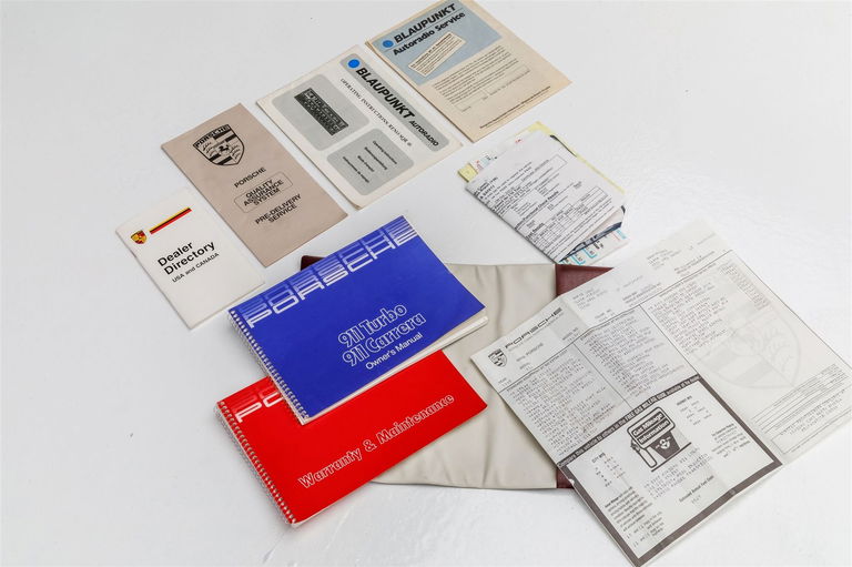 Porsche 911 Carrera 3.2 (US)