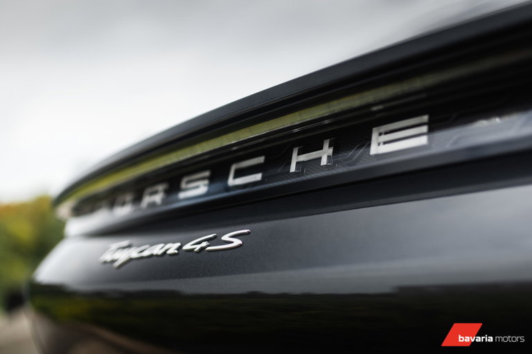 Porsche Taycan 4S
