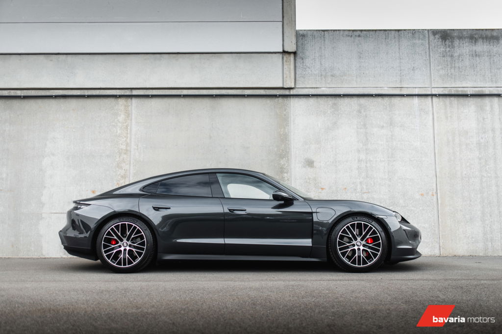 Porsche Taycan 4S