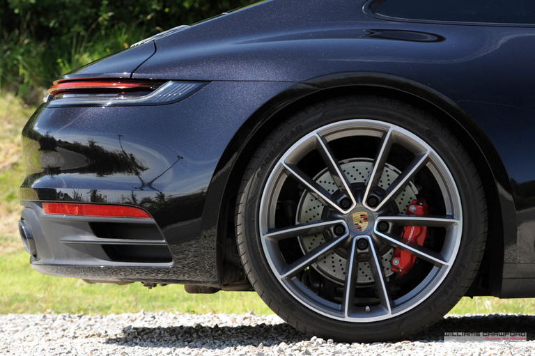 Porsche 992 Carrera 4S