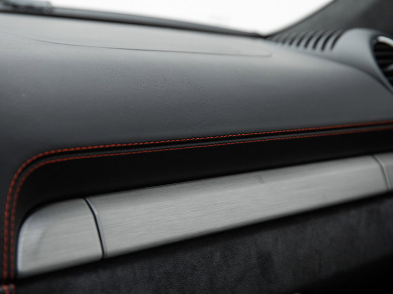 Porsche 718 Cayman GT4