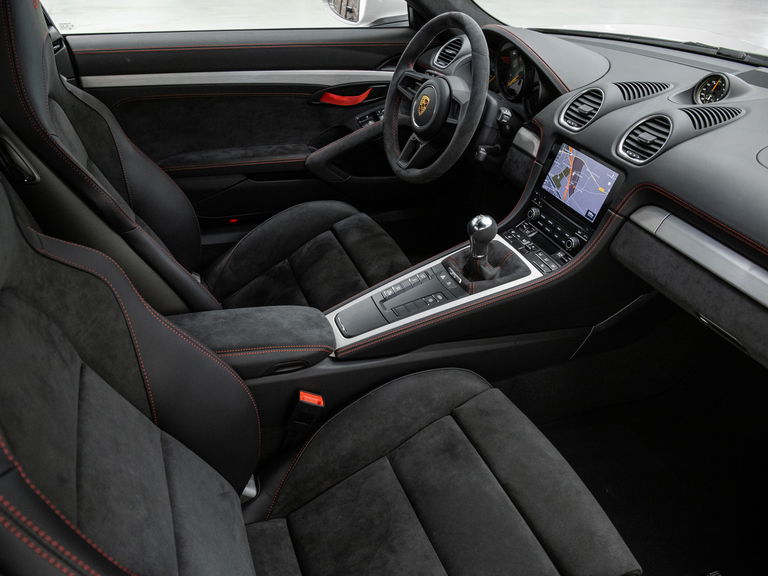 Porsche 718 Cayman GT4