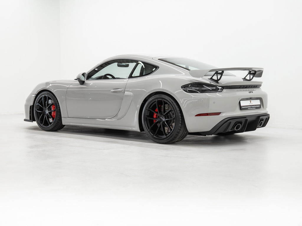 Porsche 718 Cayman GT4