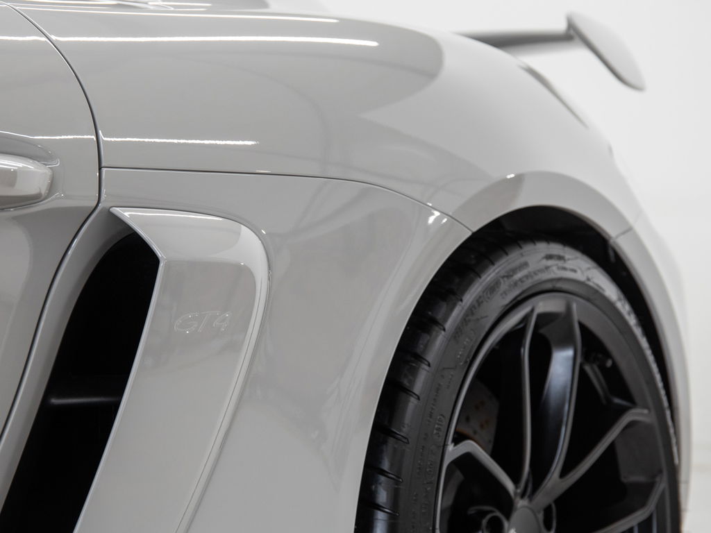 Porsche 718 Cayman GT4
