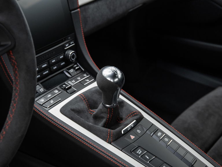 Porsche 718 Cayman GT4