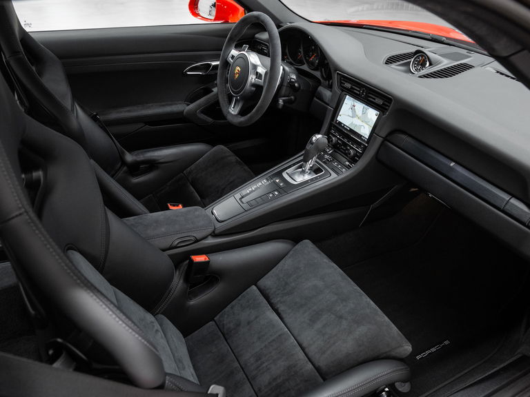 Porsche 991 Carrera GTS