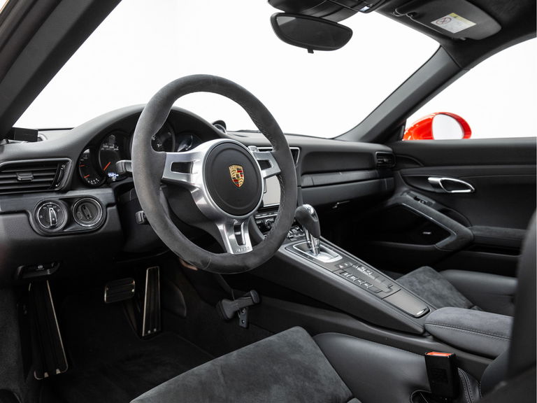 Porsche 991 Carrera GTS