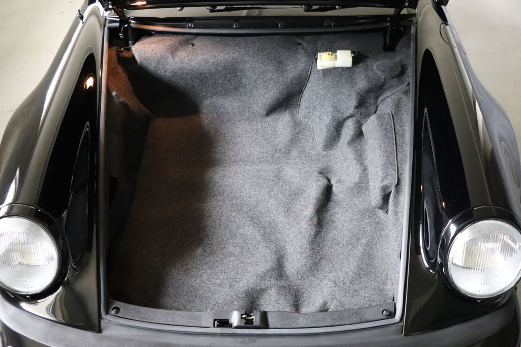 Porsche 911 Carrera 3.2 Speedster