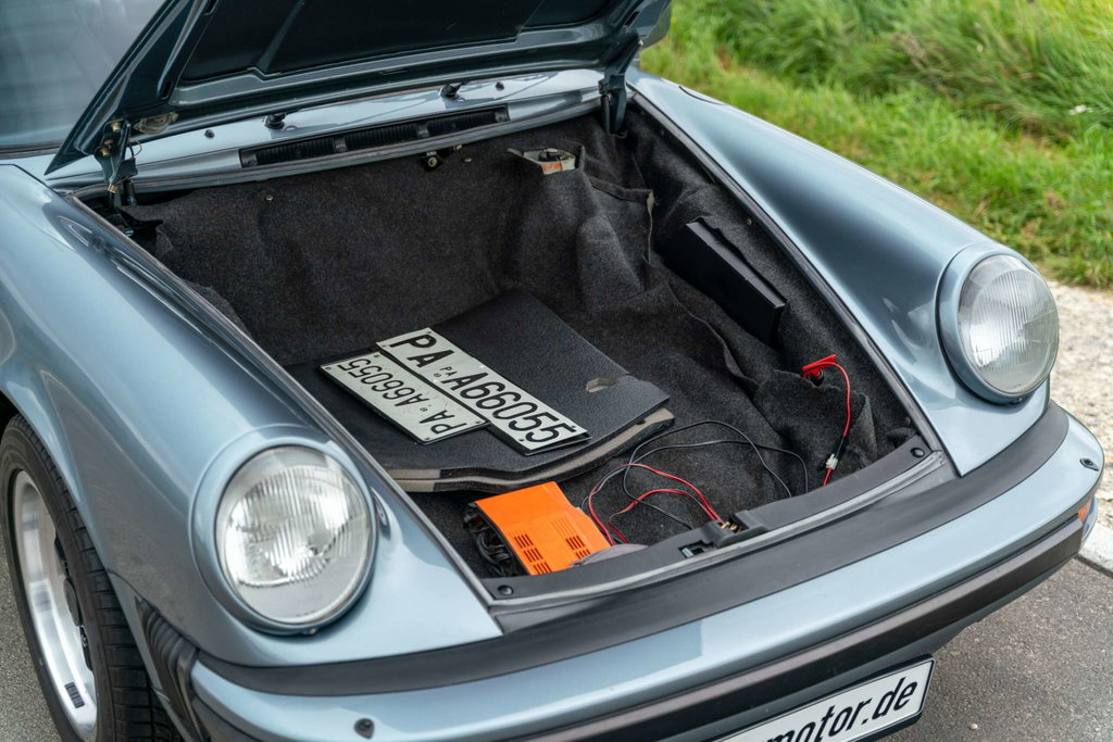 Porsche 911 Carrera 3.2