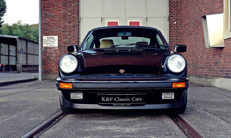 Porsche 911 Carrera 3.2 (US)