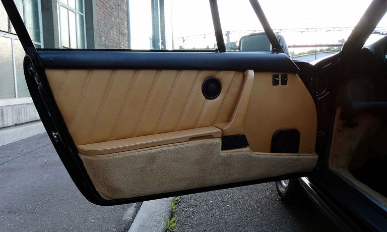 Porsche 911 Carrera 3.2 (US)