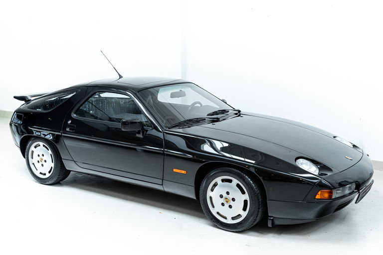 Porsche 928 S4
