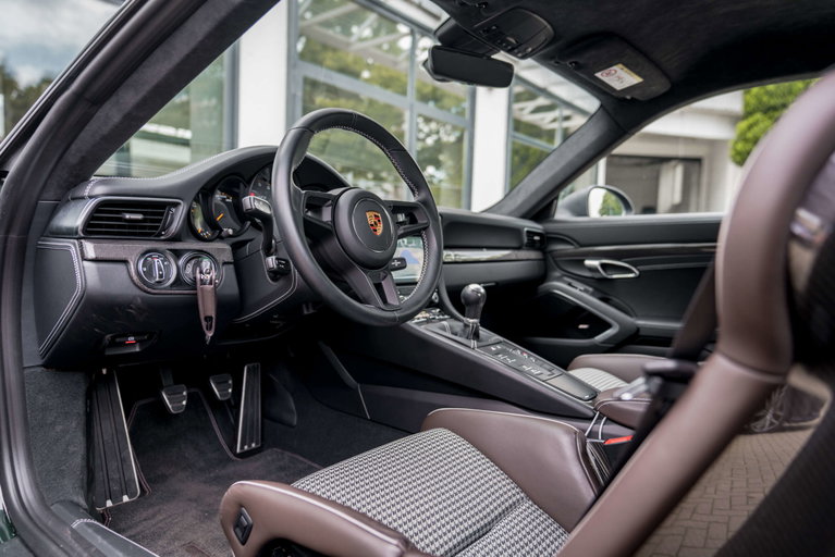 Porsche 991.2 GT3 Touring