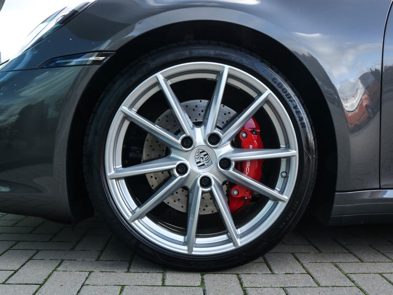 Porsche 992 Carrera 4S