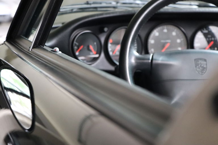 Porsche 993 Carrera 4