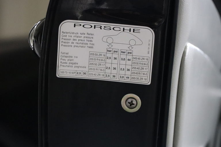 Porsche 993 Carrera 4