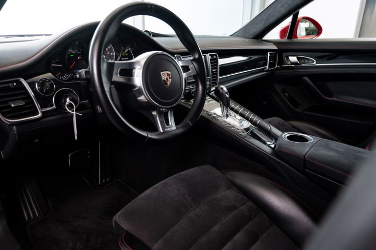 Porsche Panamera GTS