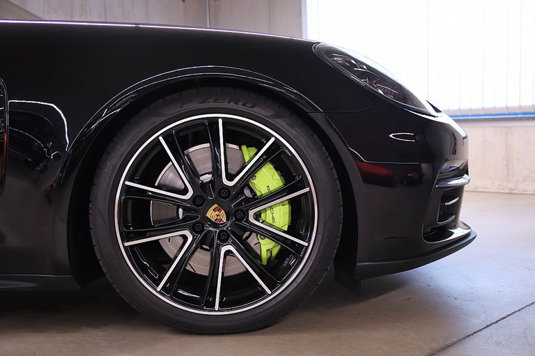 Porsche Panamera 4 E-Hybrid