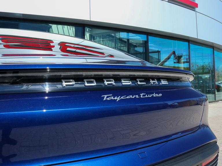 Porsche Taycan Turbo