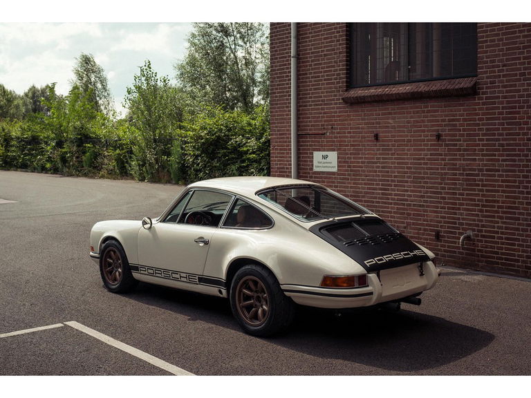 Porsche 911 Backdate