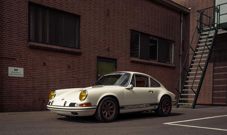 Porsche 911 Backdate