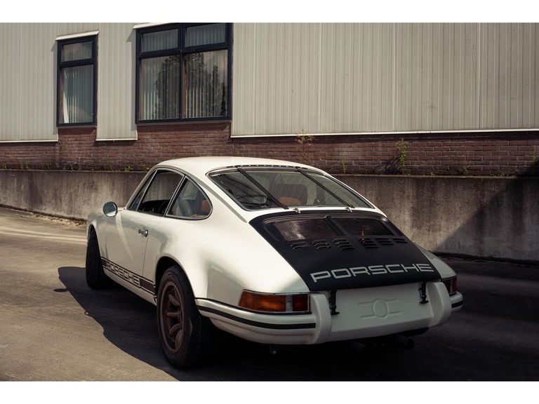 Porsche 911 Backdate
