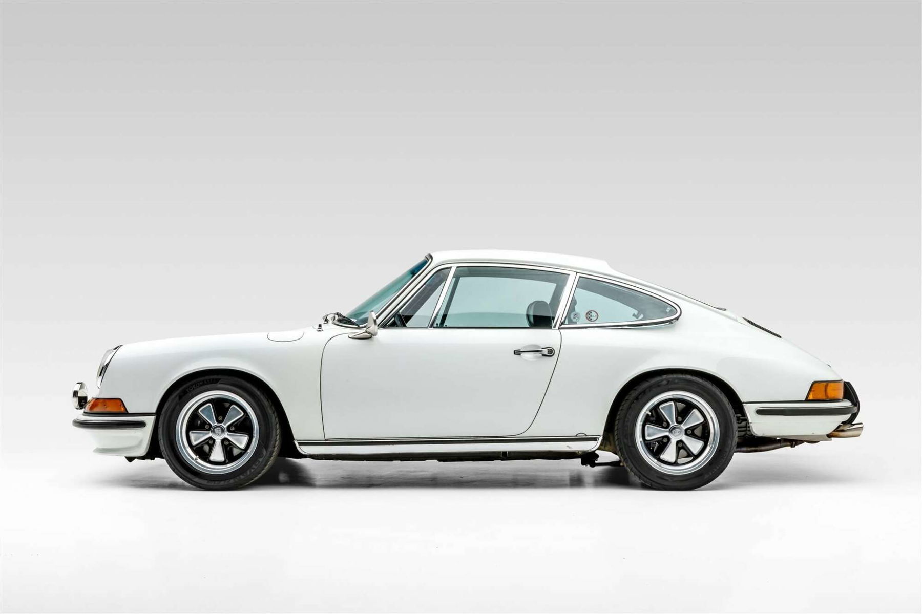 1970-porsche-911t-coupe-1-2000x1333.jpeg