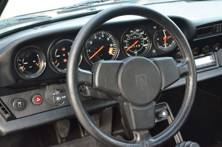 Porsche 911 Carrera 3.2 (US)