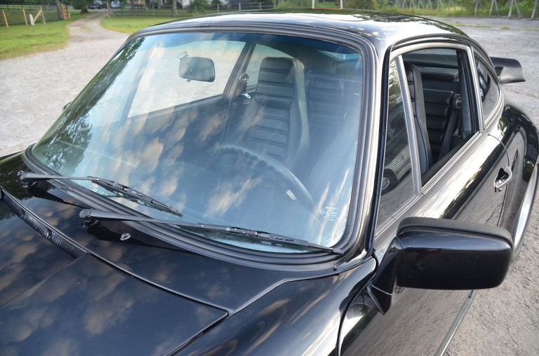 Porsche 911 Carrera 3.2 (US)