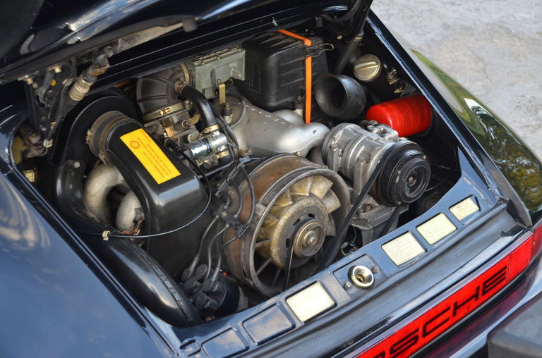 Porsche 911 Carrera 3.2 (US)