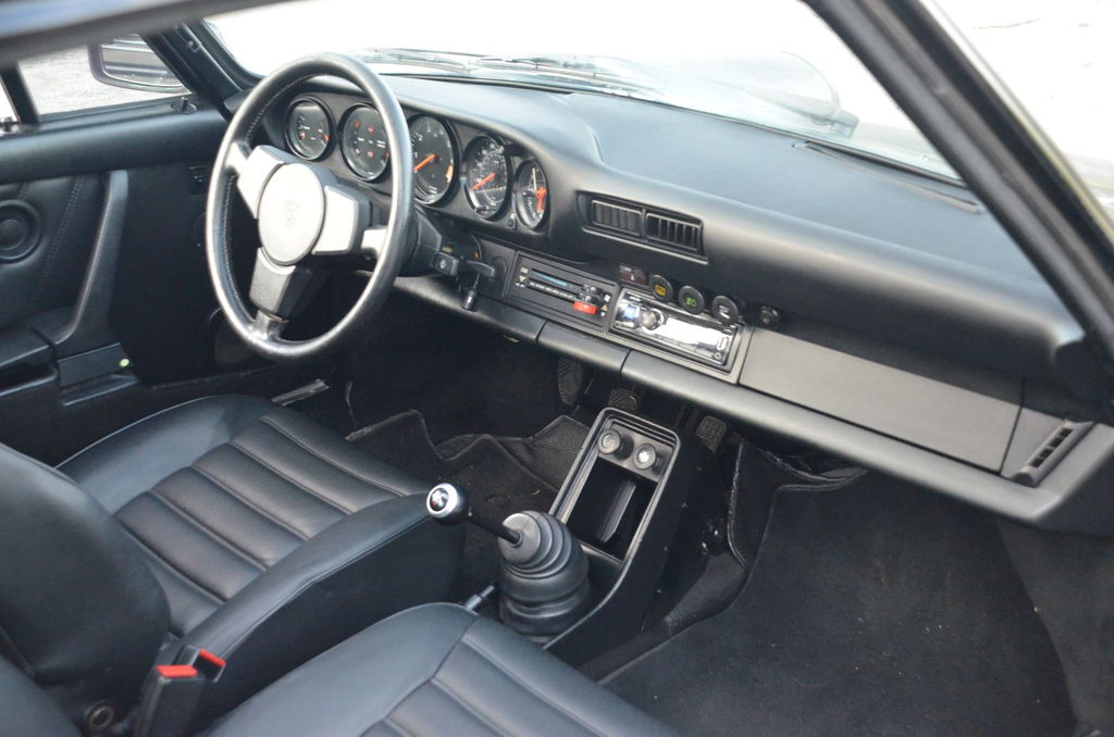 Porsche 911 Carrera 3.2 (US)