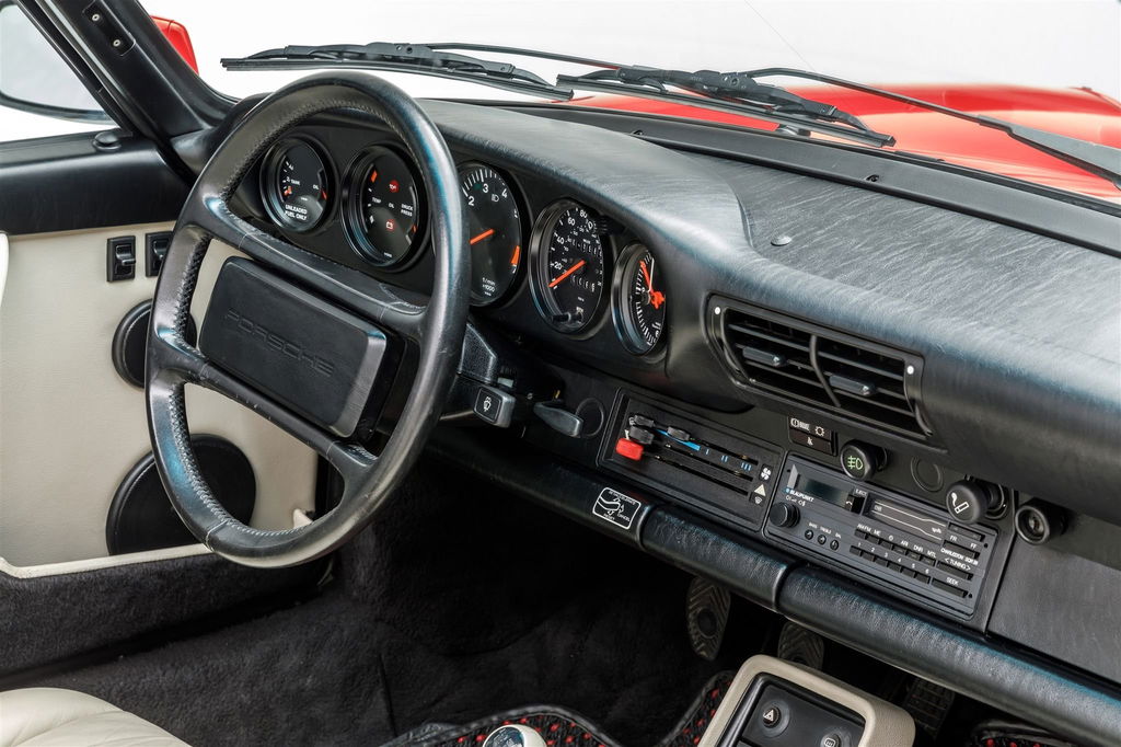 Porsche 911 Carrera 3.2 (US)