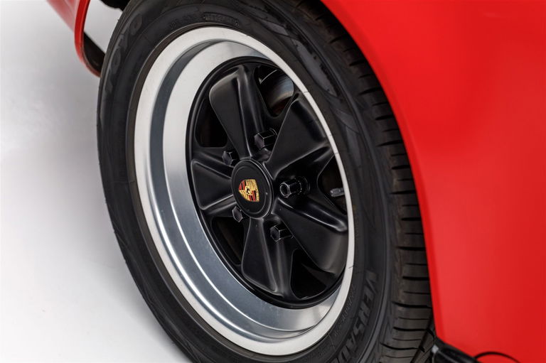 Porsche 911 Carrera 3.2 (US)