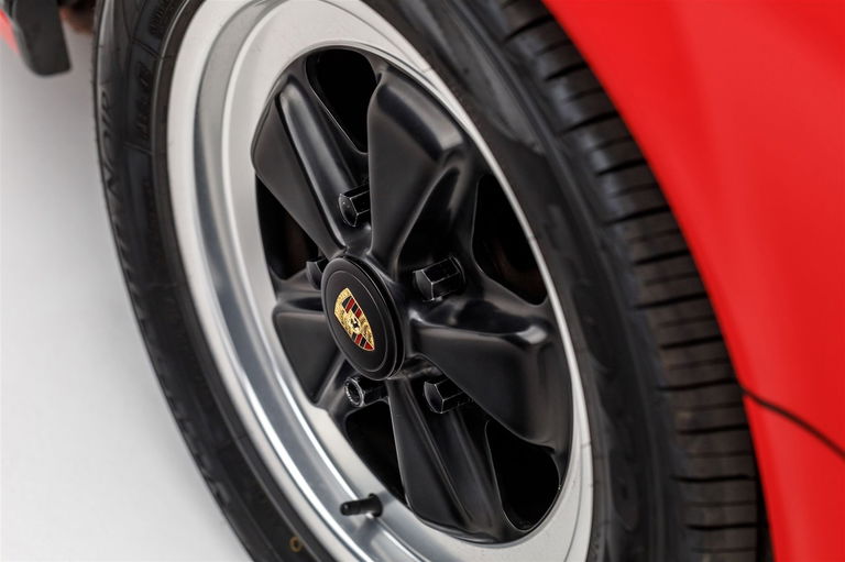 Porsche 911 Carrera 3.2 (US)