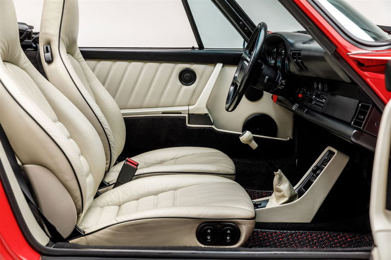 Porsche 911 Carrera 3.2 (US)