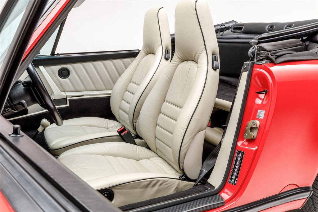 Porsche 911 Carrera 3.2 (US)