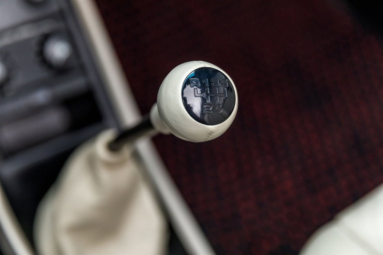 Porsche 911 Carrera 3.2 (US)